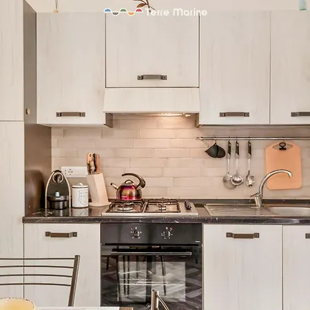 La Corte Dei Valemi 1-4, Terremarine * Riccò del Golfo di Spezia