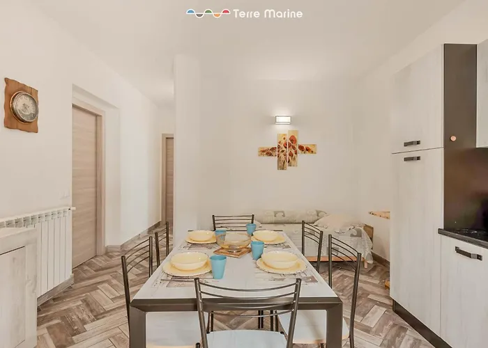 La Corte Dei Valemi 1-4, Terremarine Riccò del Golfo di Spezia